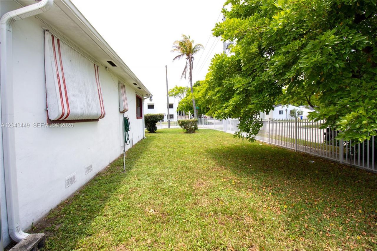 1000 NW 47th St , Miami, FL 33127 Photo