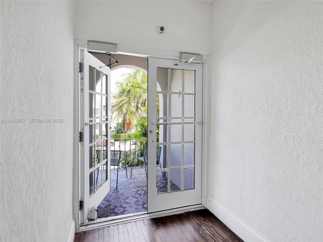 1618 Michigan Ave, Unit 25, Miami Beach, FL 33139 Photo