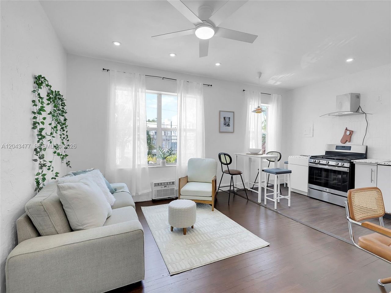 1618 Michigan Ave, Unit 25, Miami Beach, FL 33139 Photo