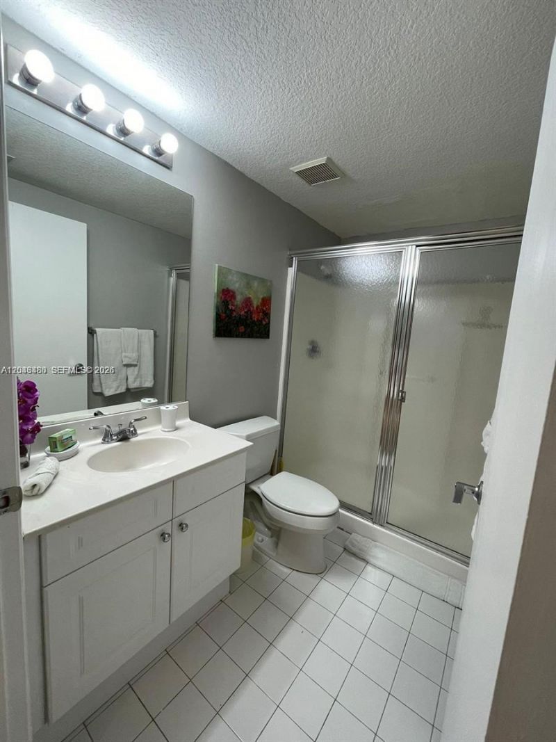 17050 N Bay Rd, Unit 407, Sunny Isles Beach, FL 33160 Photo