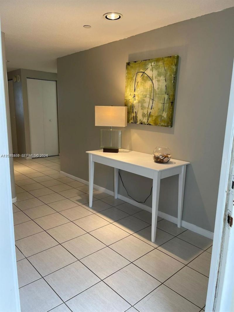 17050 N Bay Rd, Unit 407, Sunny Isles Beach, FL 33160 Photo