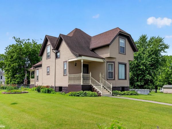 109 Anna Street, Garwin, IA 50632