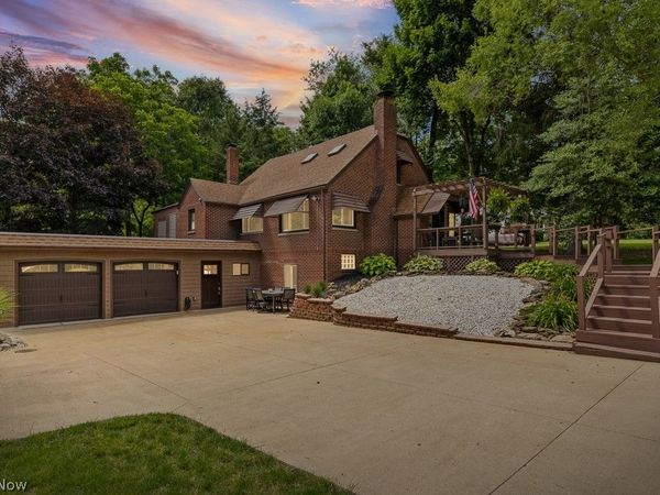 1942 Edwards Drive , Akron, OH 44306