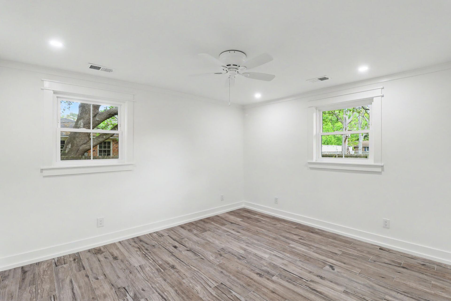 1328 Hermitage Avenue Photo 19