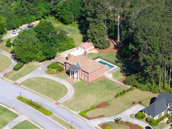 130 Victoria Drive , Fayetteville, GA 30214