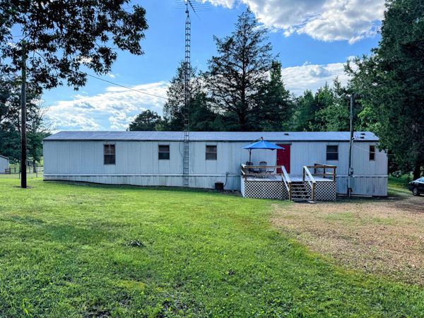 90 Coxburg Road North , Holladay, TN 38341