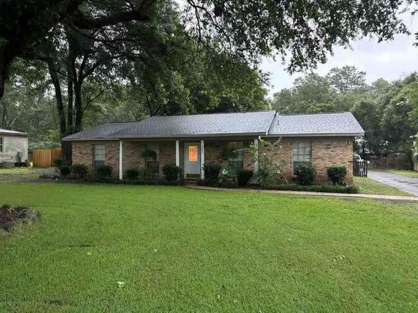 383 Park Avenue S, Mobile, AL 36695