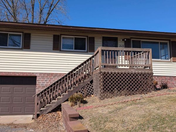 313 HAWTHORNE Circle, Creve Coeur, IL 61610