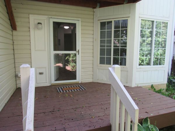 255 W Treehouse Lane W, Round Lake, IL 60073
