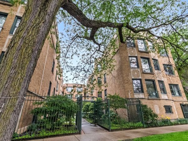 7021 N Sheridan Road , Unit 2, Chicago, IL 60626