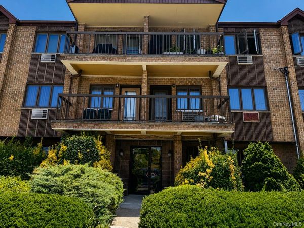 64-17 72nd Street, Unit 1D,, Middle Village, NY 11379
