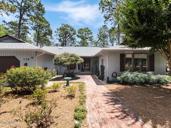 135 Devonshire Avenue W, West End, NC 27376