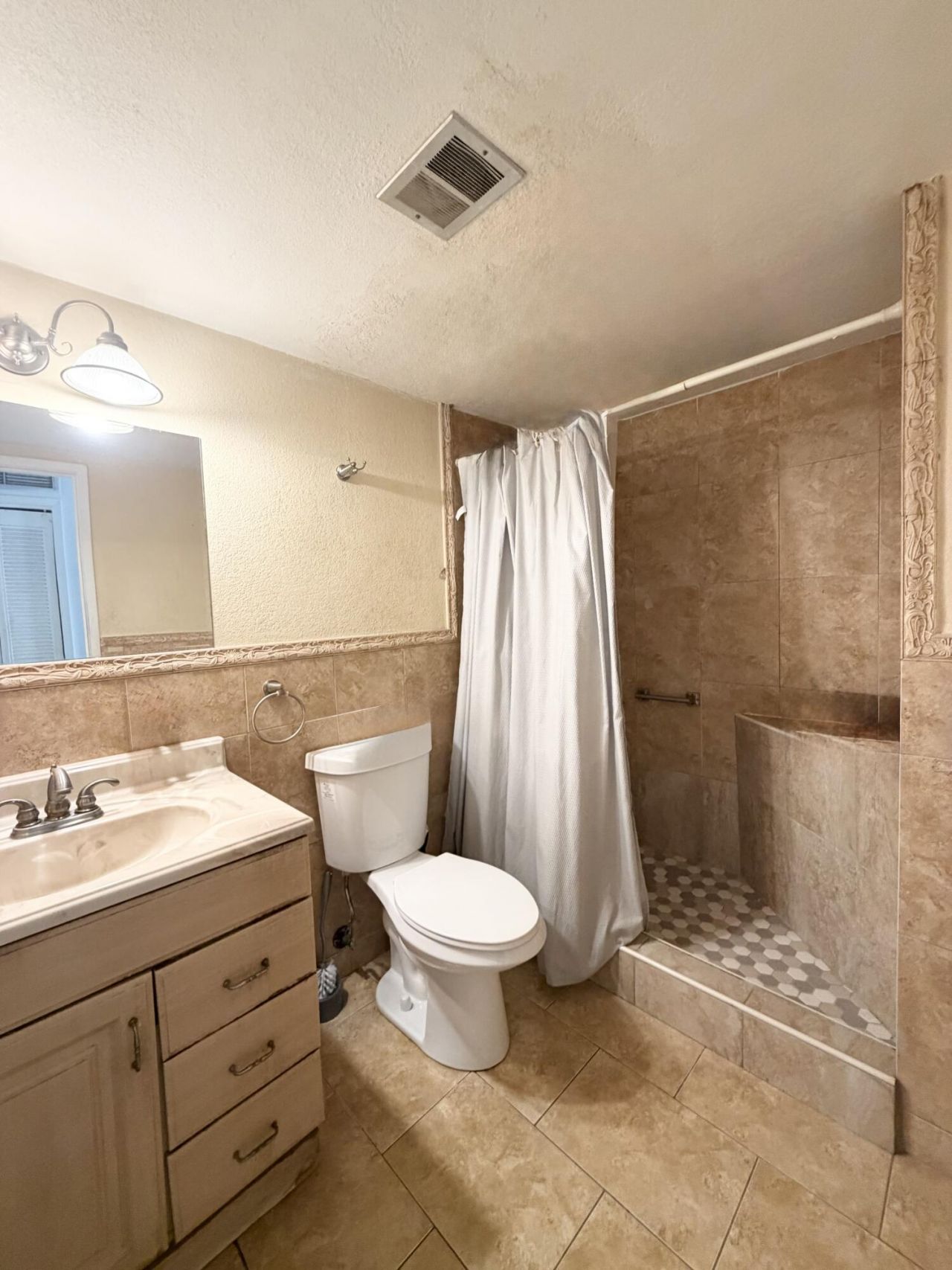 20330 NE 2nd Avenue, Unit D-5, Miami Gardens, FL 33179 Photo
