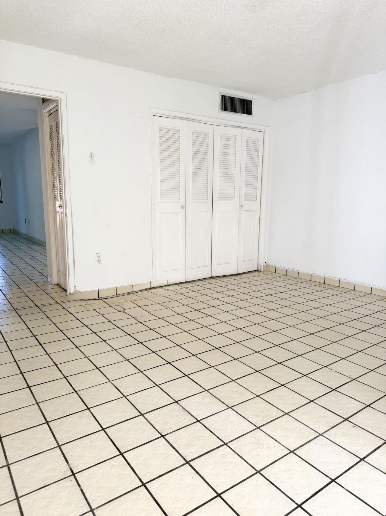 20330 NE 2nd Avenue, Unit D-5, Miami Gardens, FL 33179 Photo