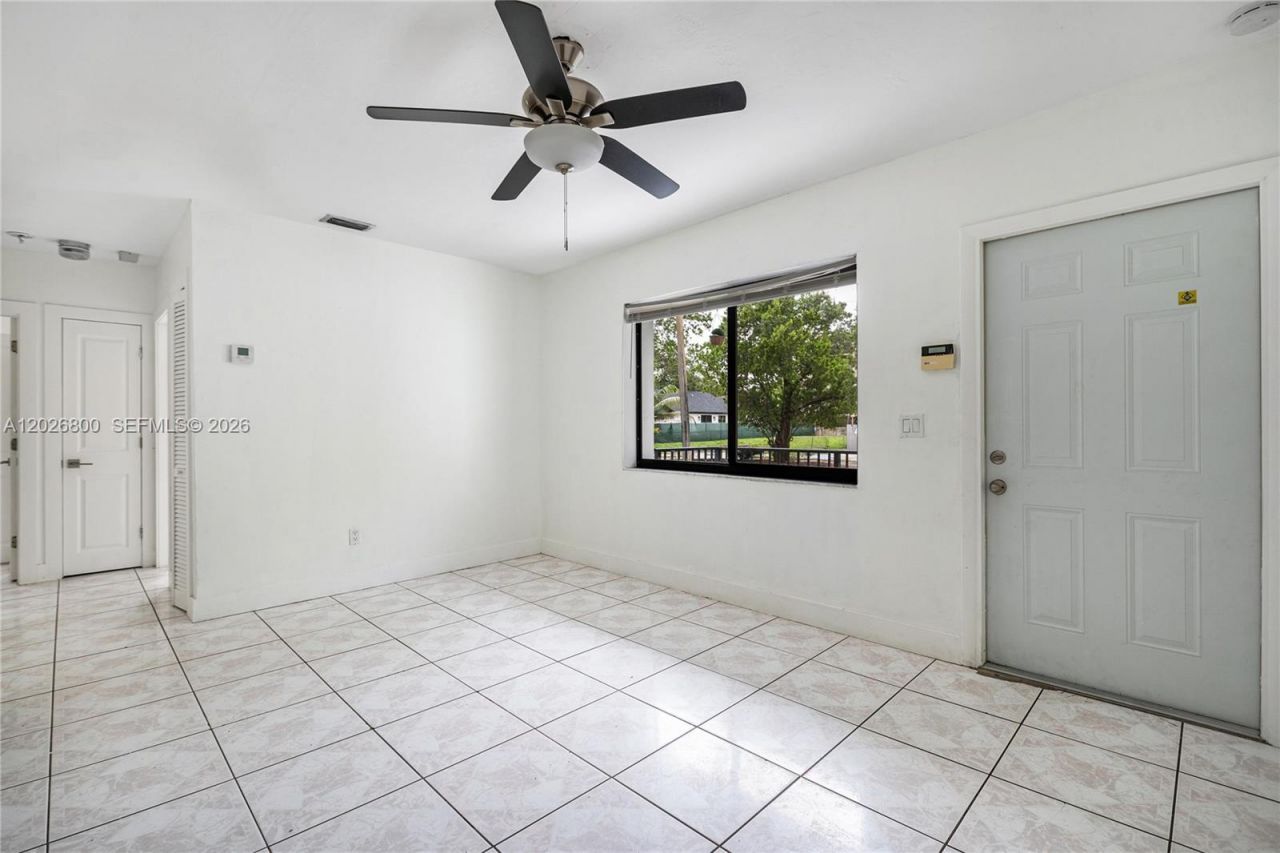 821 NW 36th Ave, Miami, FL 33125 Photo
