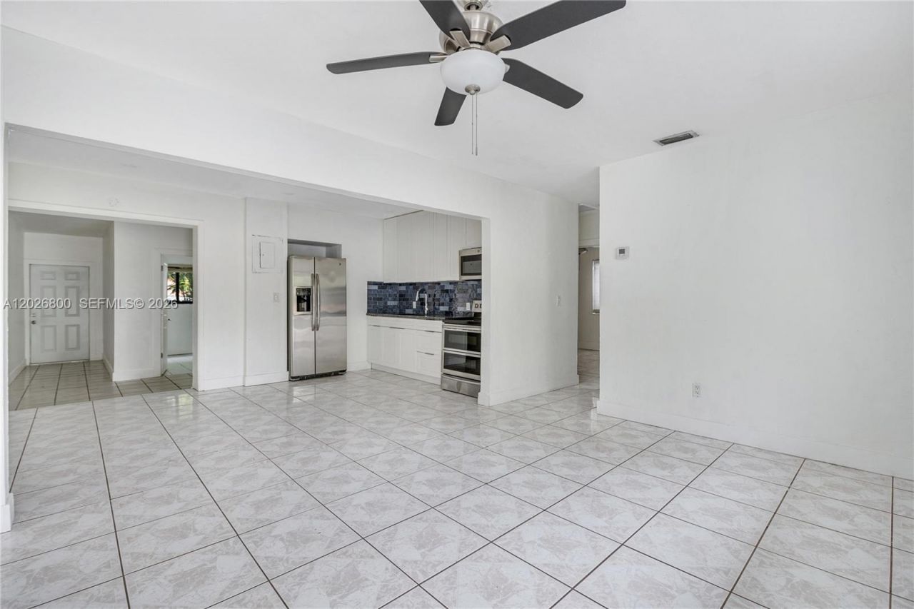 821 NW 36th Ave, Miami, FL 33125 Photo