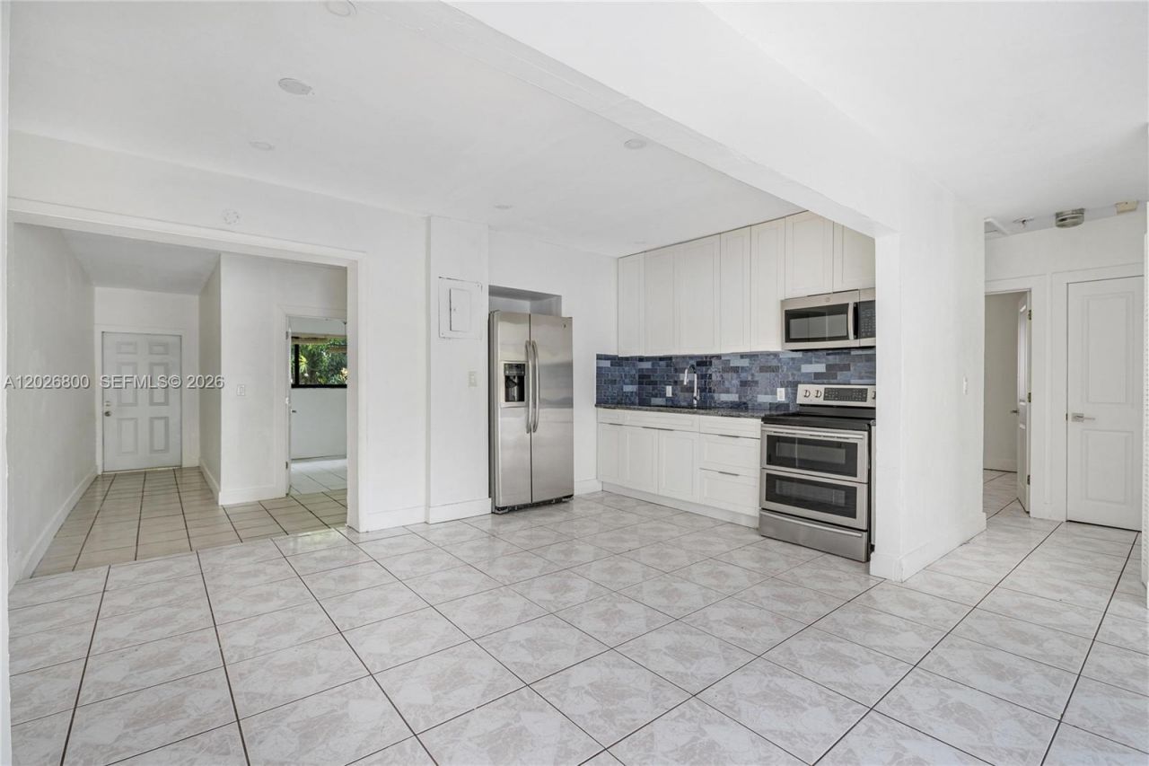 821 NW 36th Ave, Miami, FL 33125 Photo