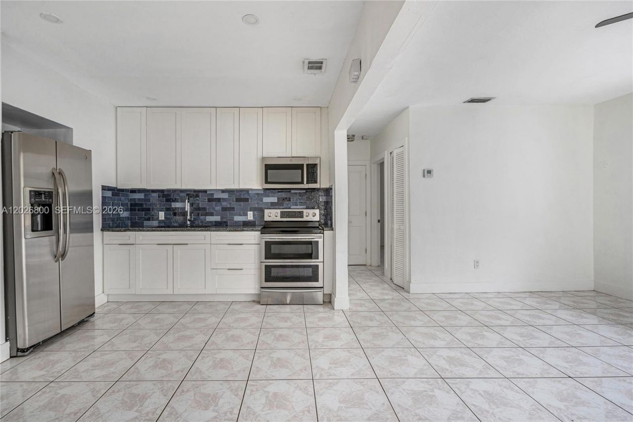 821 NW 36th Ave, Miami, FL 33125 Photo