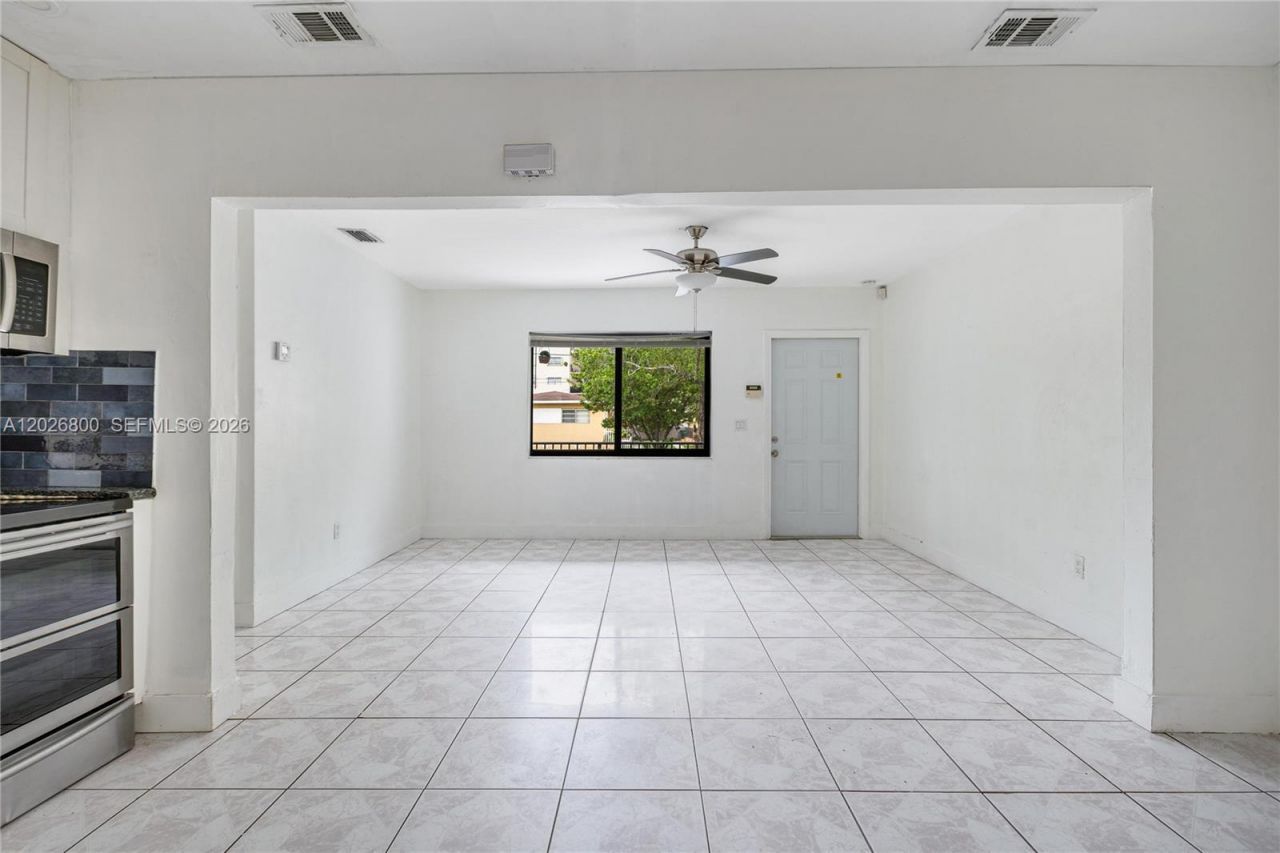 821 NW 36th Ave, Miami, FL 33125 Photo
