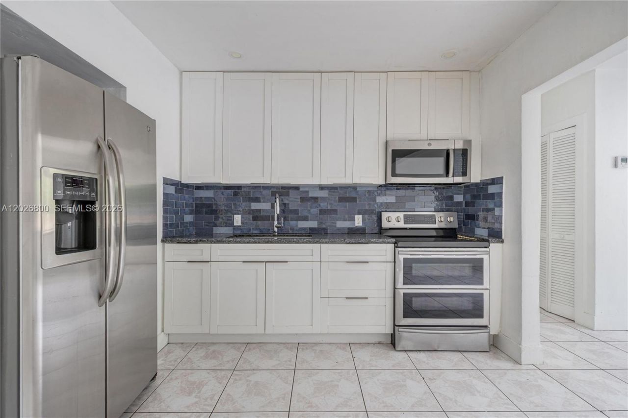 821 NW 36th Ave, Miami, FL 33125 Photo