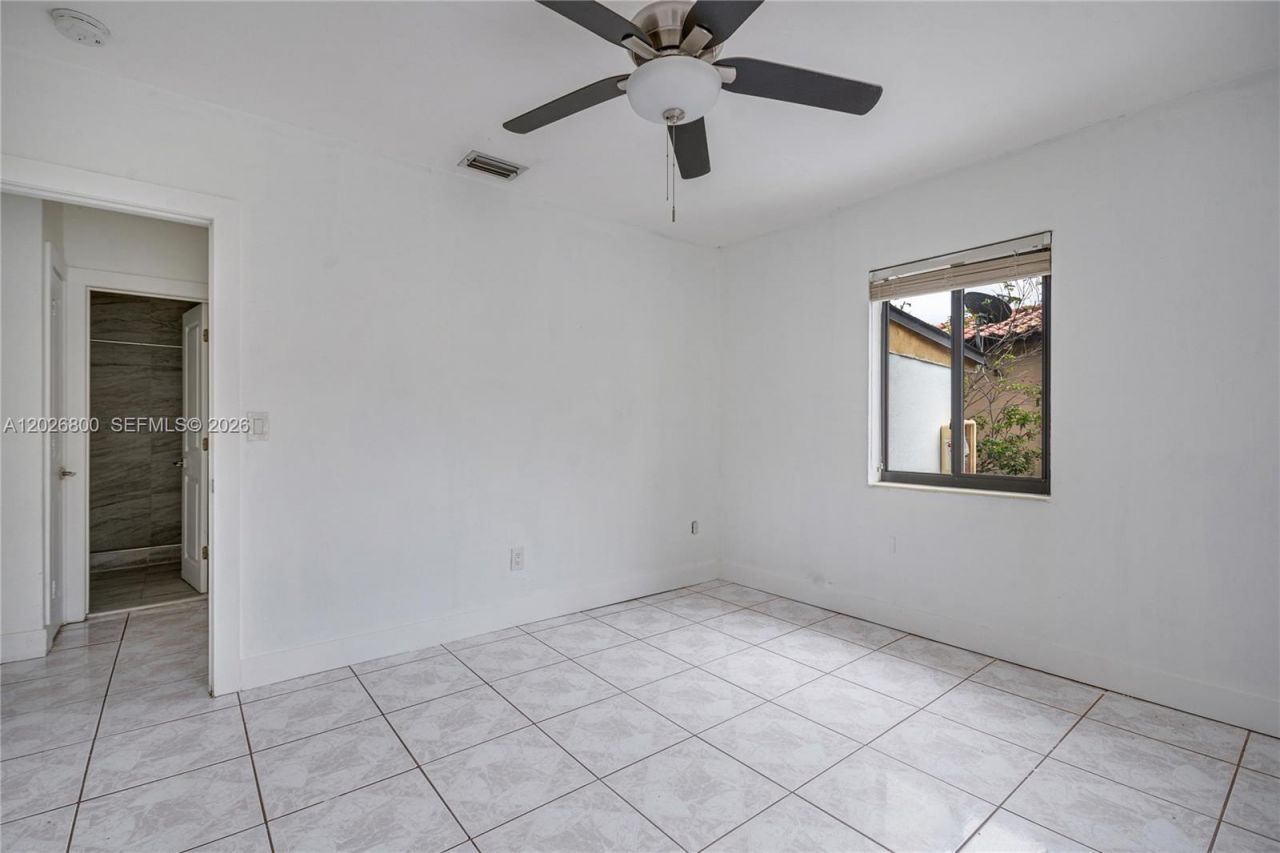 821 NW 36th Ave, Miami, FL 33125 Photo