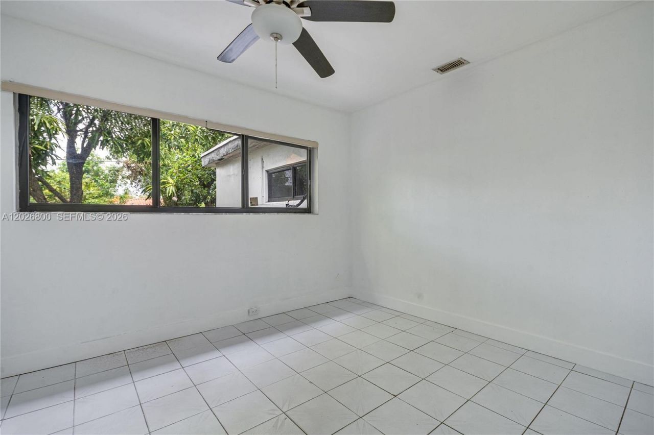 821 NW 36th Ave, Miami, FL 33125 Photo