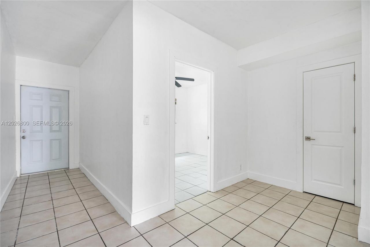 821 NW 36th Ave, Miami, FL 33125 Photo