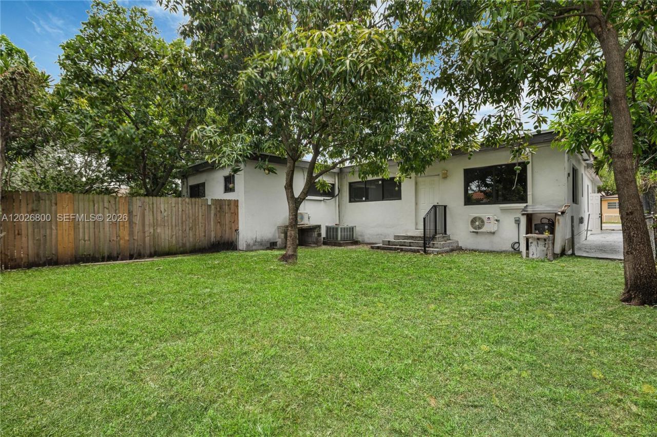821 NW 36th Ave, Miami, FL 33125 Photo
