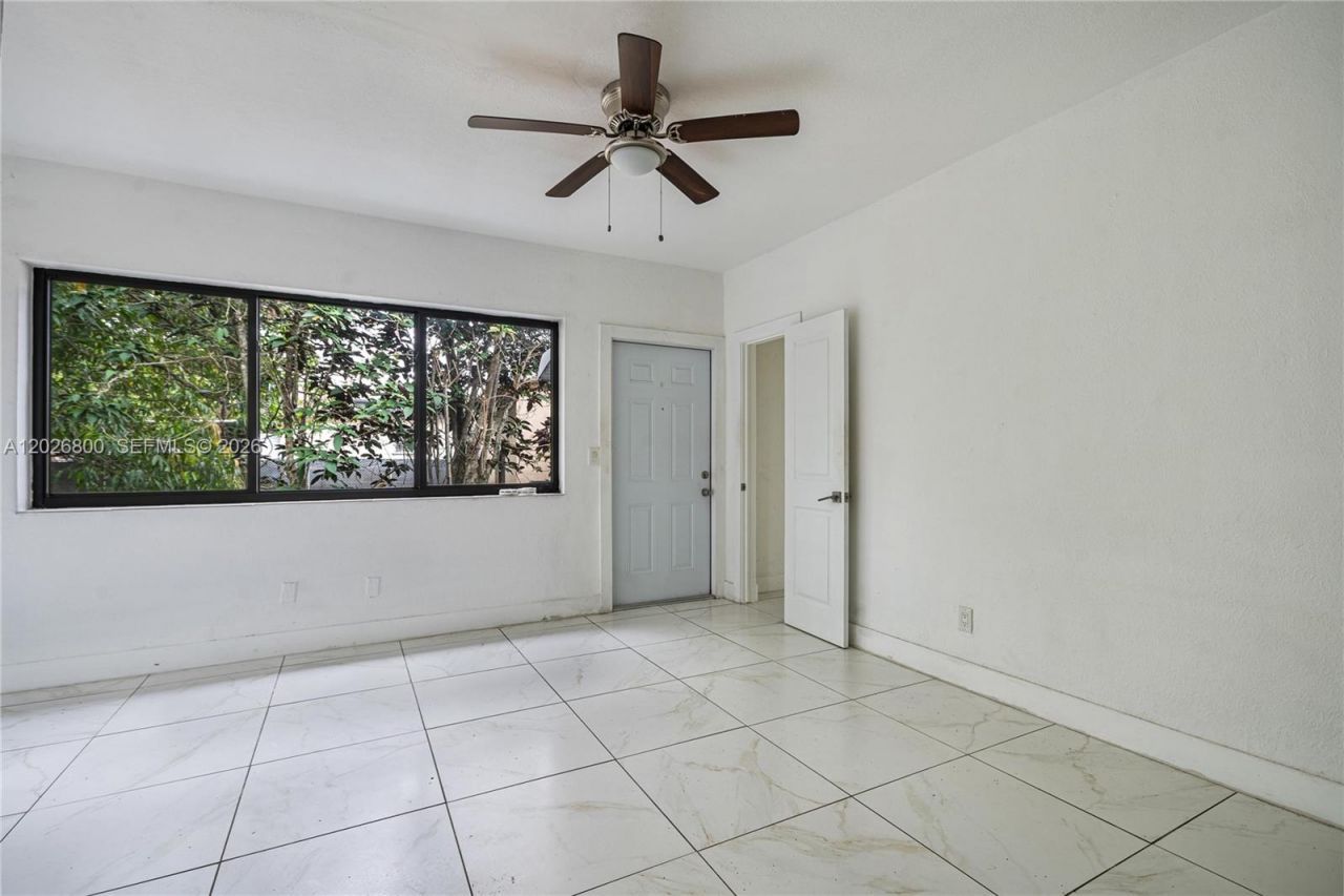 821 NW 36th Ave, Miami, FL 33125 Photo