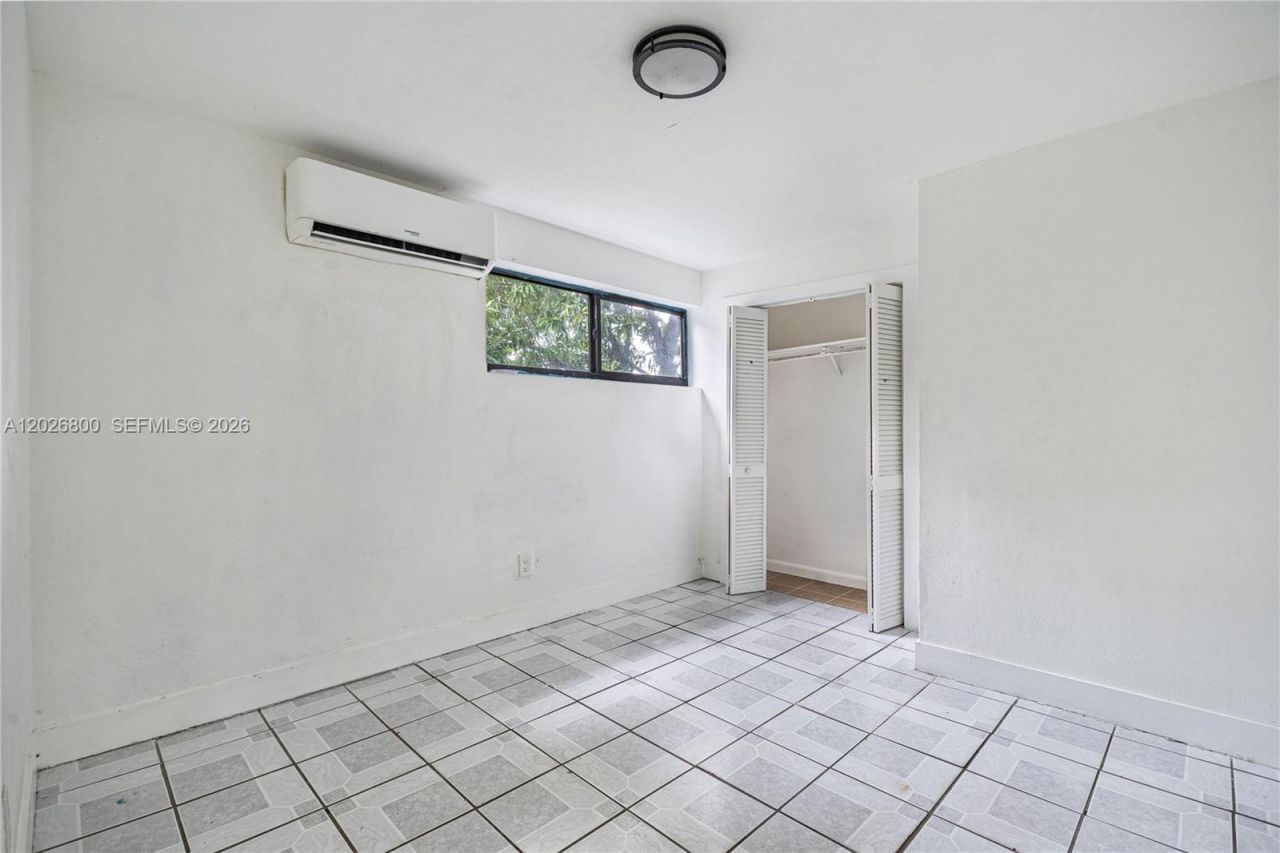 821 NW 36th Ave, Miami, FL 33125 Photo