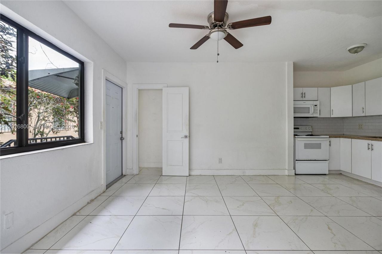 821 NW 36th Ave, Miami, FL 33125 Photo