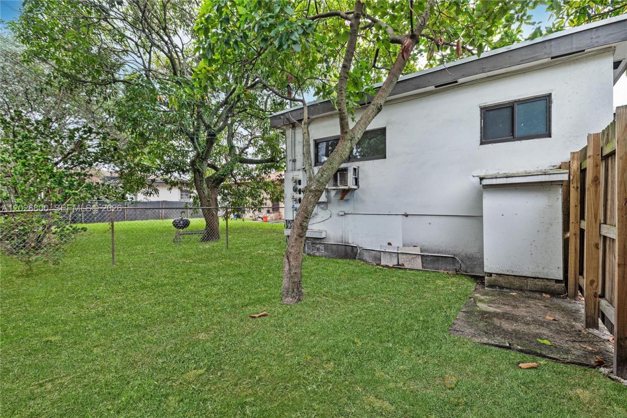 821 NW 36th Ave, Miami, FL 33125 Photo