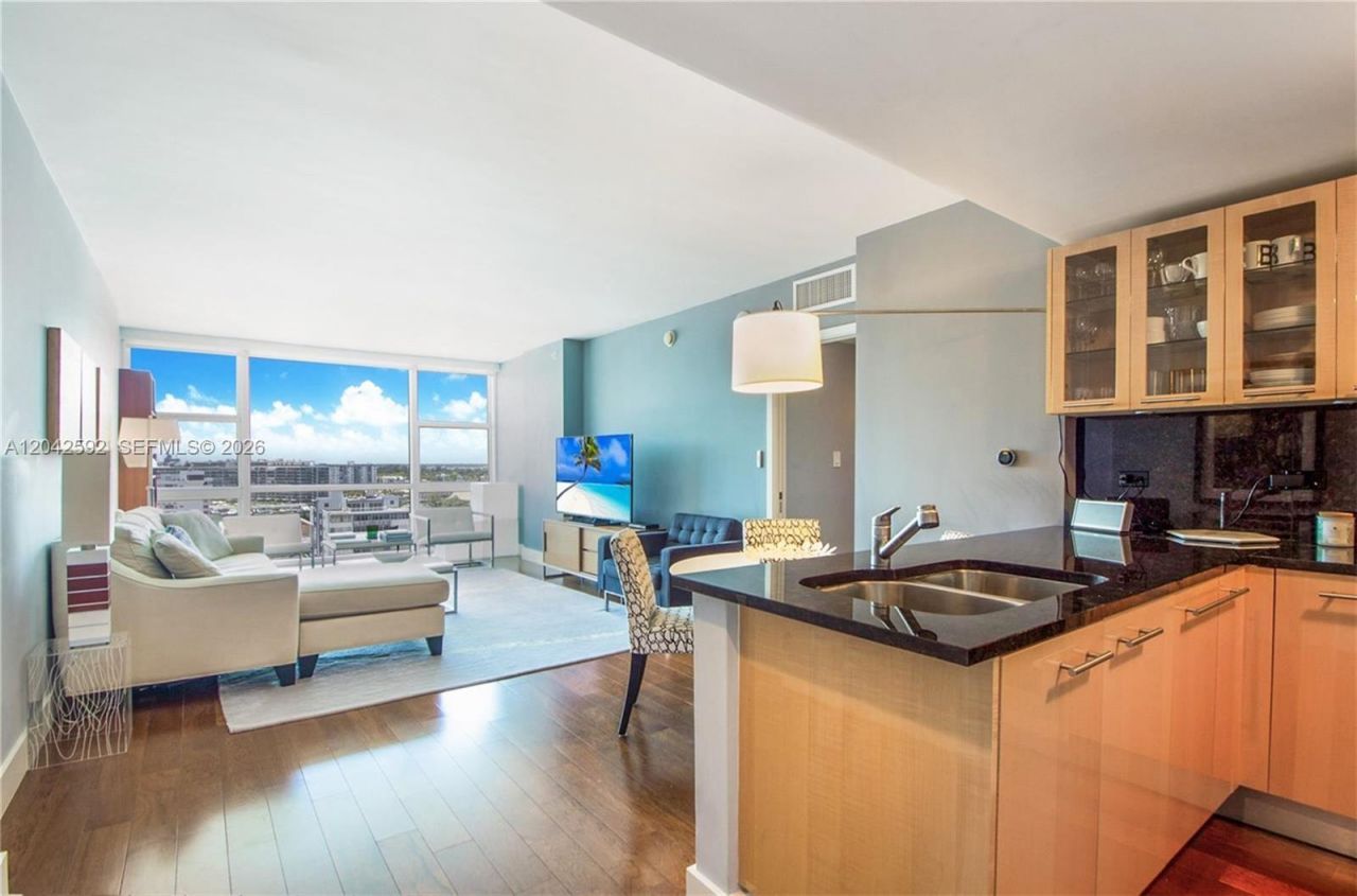6801 Collins Ave, Unit 1101, Miami Beach, FL 33141 Photo
