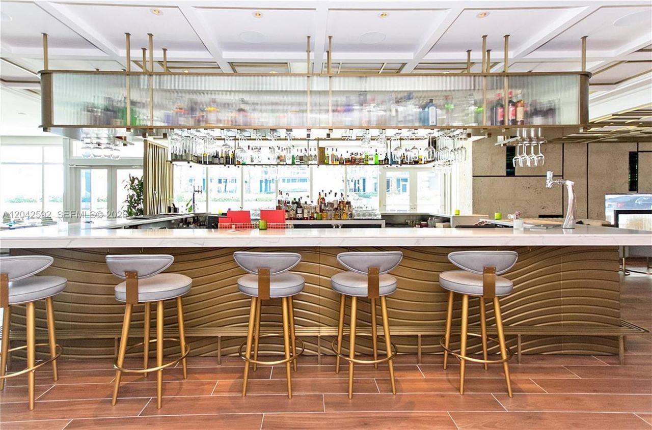 6801 Collins Ave, Unit 1101, Miami Beach, FL 33141 Photo