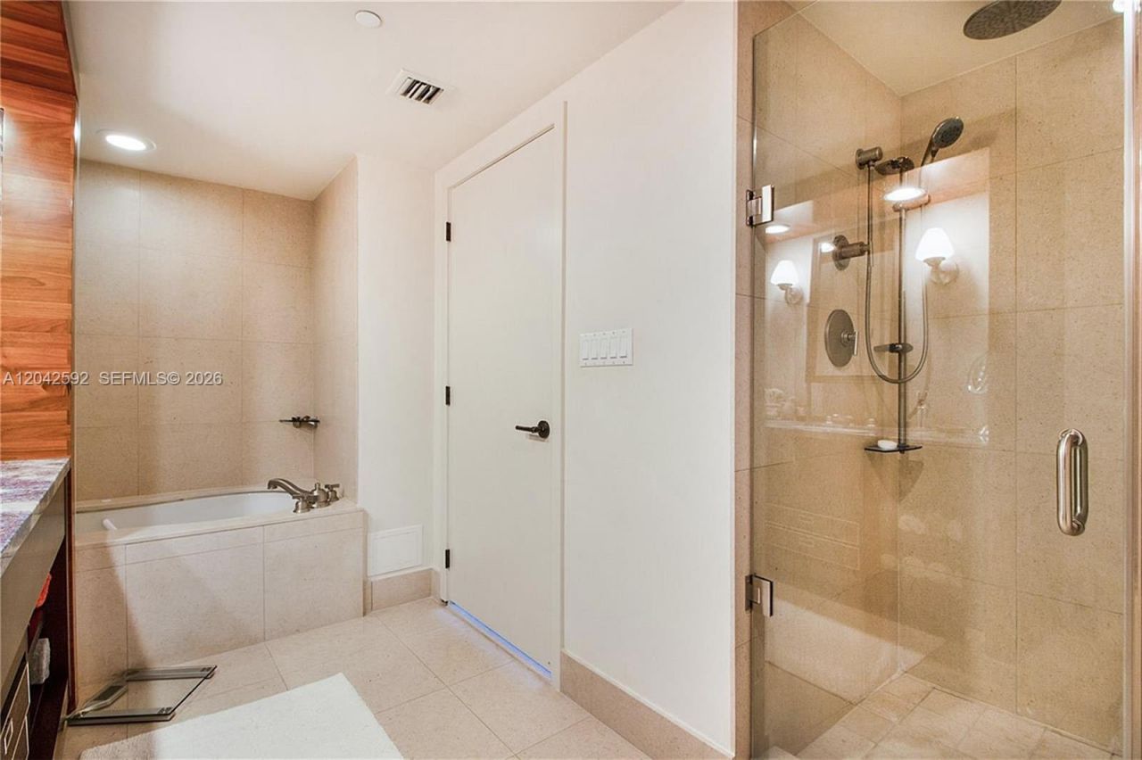 6801 Collins Ave, Unit 1101, Miami Beach, FL 33141 Photo