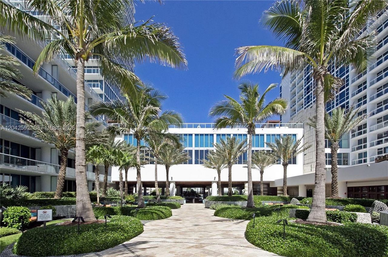 6801 Collins Ave, Unit 1101, Miami Beach, FL 33141 Photo