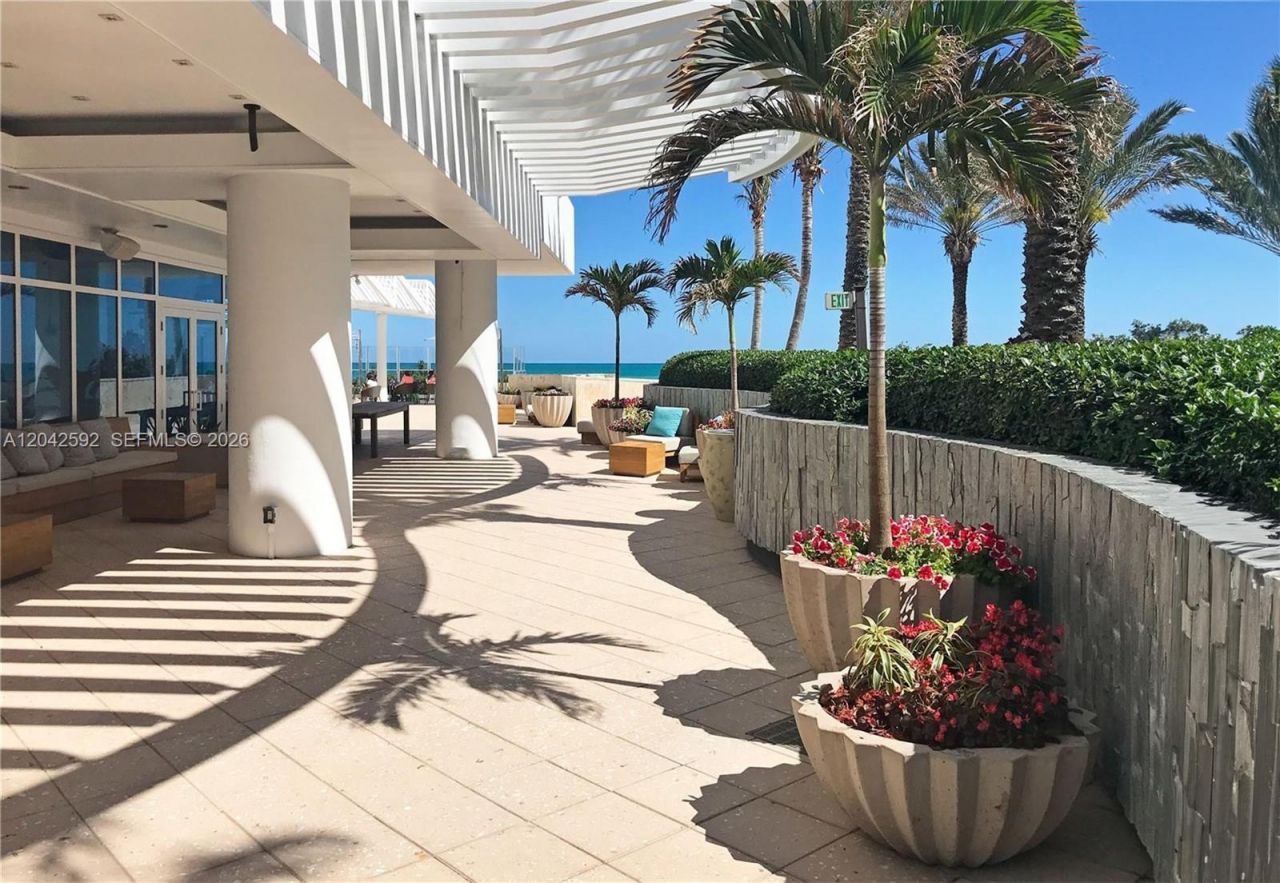 6801 Collins Ave, Unit 1101, Miami Beach, FL 33141 Photo