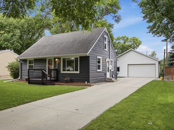 1005 20th Street S, Fargo, ND 58103
