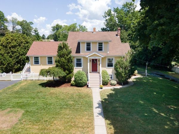 126 Grove Ave, Somerset, MA 02726