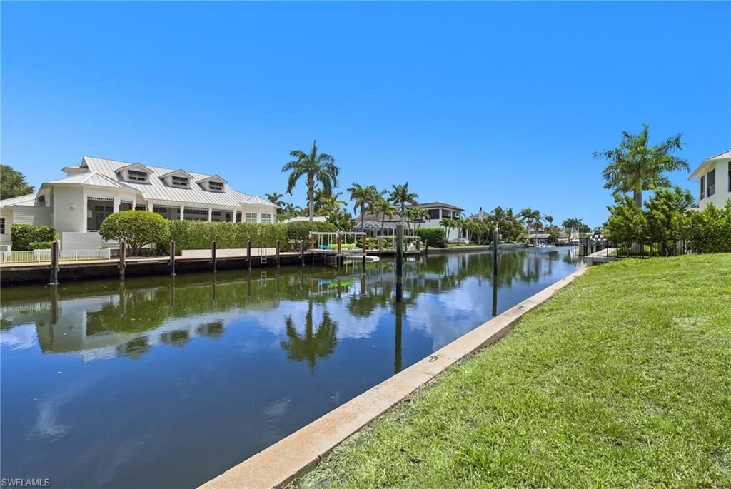 555 17th Ave S, Naples, FL 34102 Photo