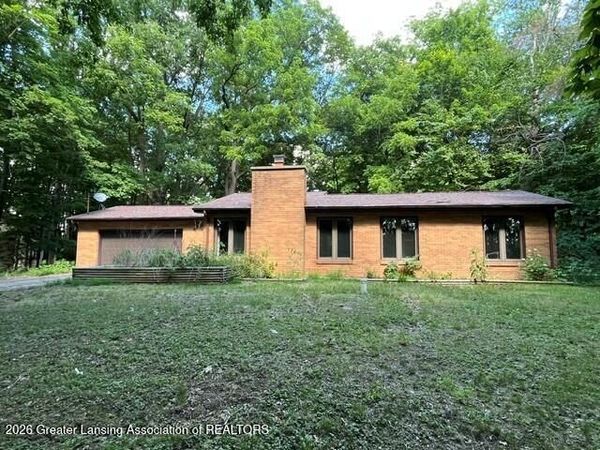 13708 Oneida Road, Grand Ledge, MI 48837