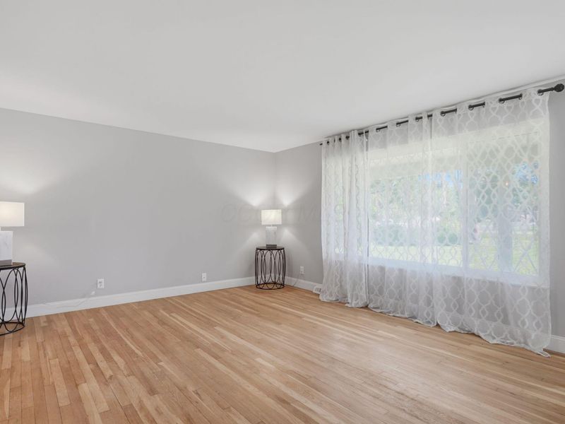 2547 Mccutcheon Road, Columbus, OH 43219 Photo 4