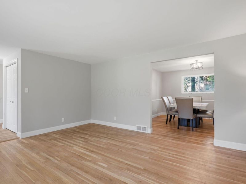 2547 Mccutcheon Road, Columbus, OH 43219 Photo 6