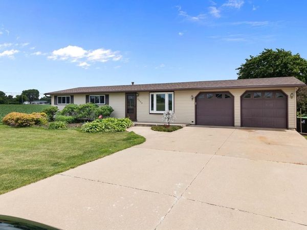 4400 COUNTY ROAD T, Oshkosh, WI 54904