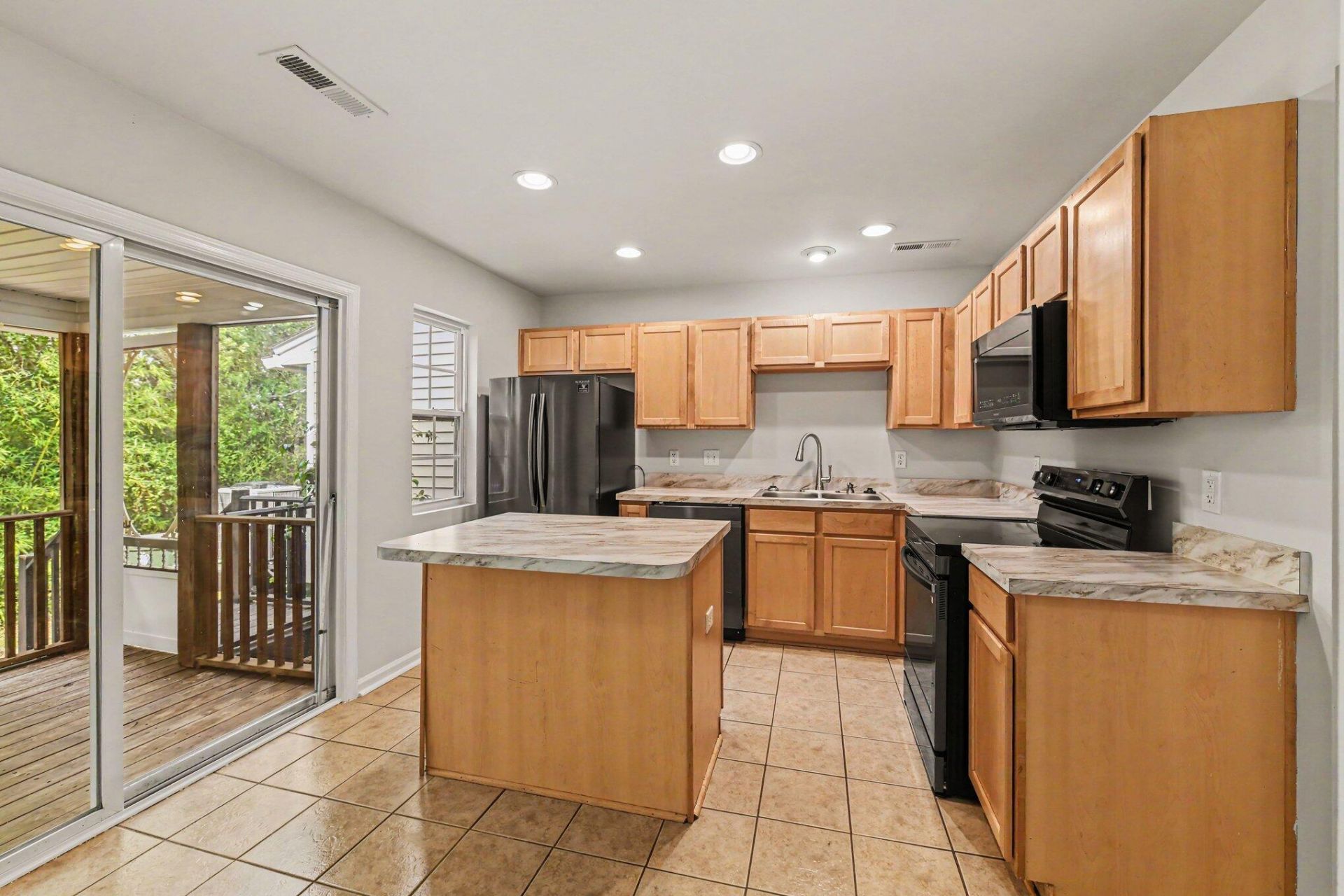 446 Doane Way Photo 6
