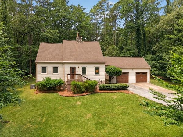 208 Nacoochee Drive , Woodstock, GA 30188