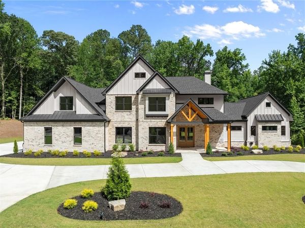 1178 Pinnacle Drive , Hoschton, GA 30548