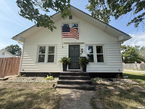 1606 W Copeland Street, Marion, IL 62959