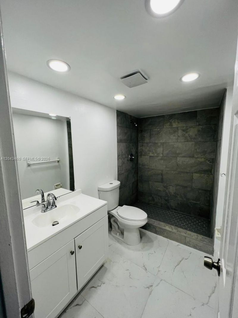 700 SE 2nd Ave , Unit 313, Deerfield Beach, FL 33441 Photo