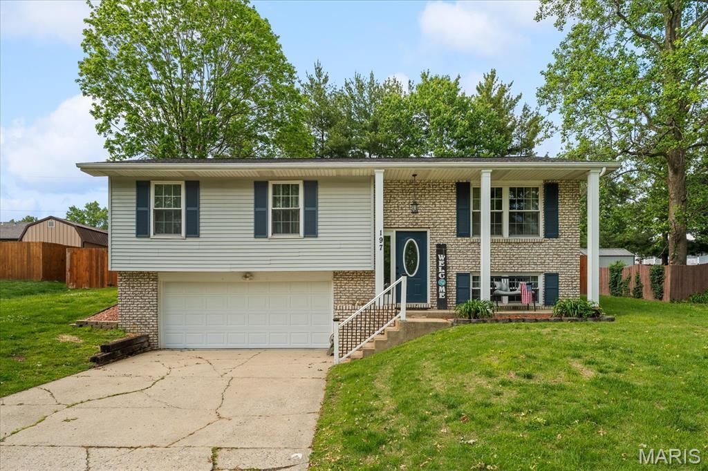 197 Huntleigh Drive, Belleville, IL 62220 Main Photo